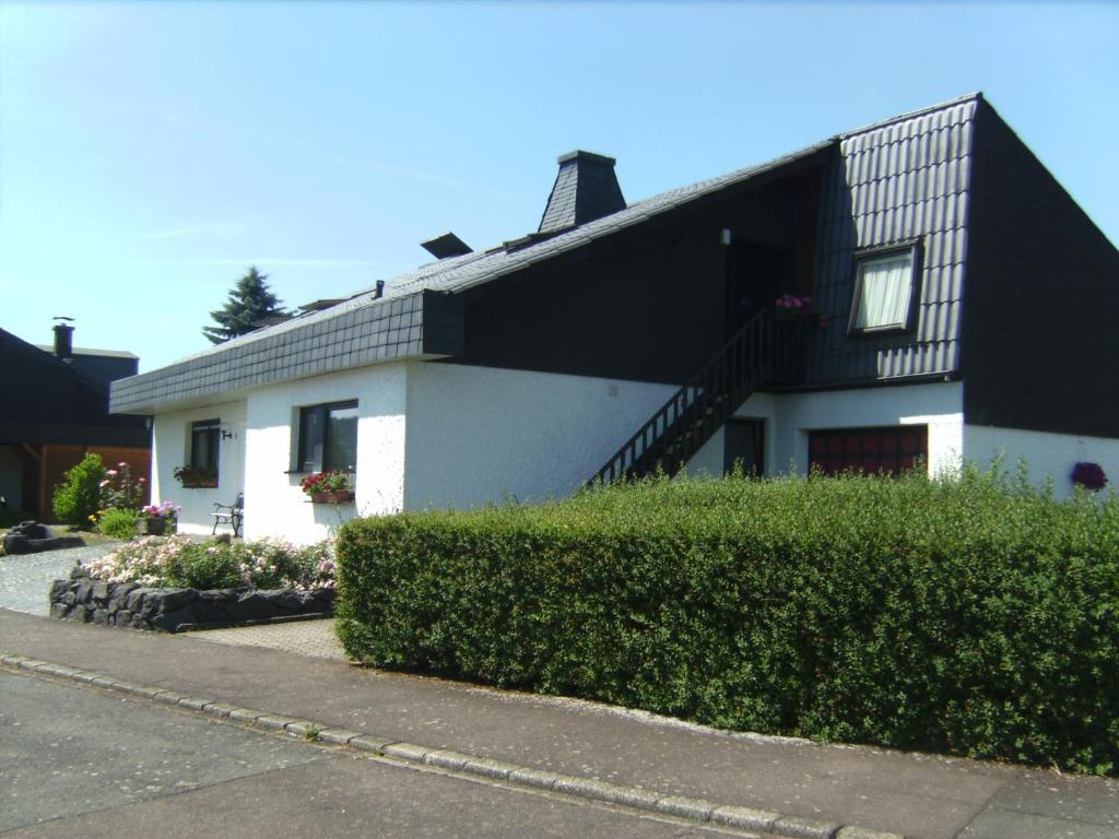 Ferienwohnung Evangeline Borsch Zell an der Mosel Dış mekan fotoğraf